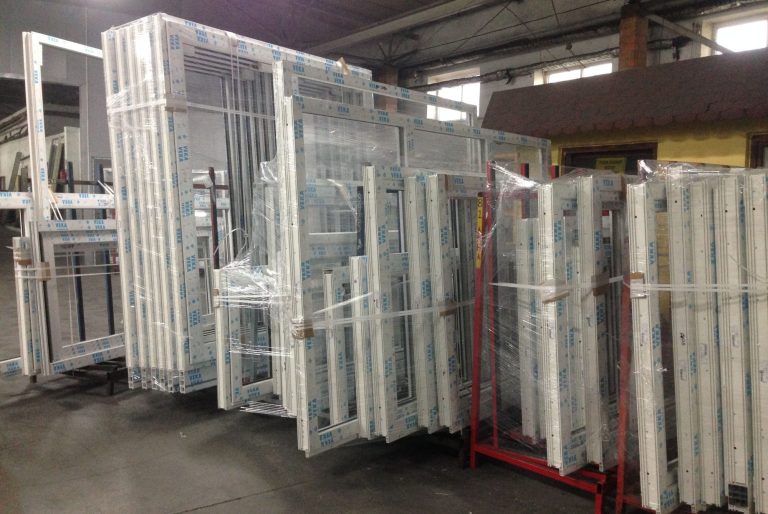 Holzfenster am Lager